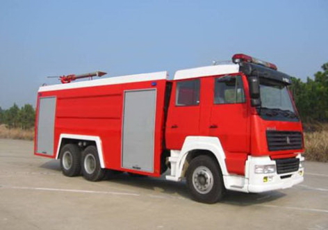 斯太爾雙橋泡沫消防車(chē)